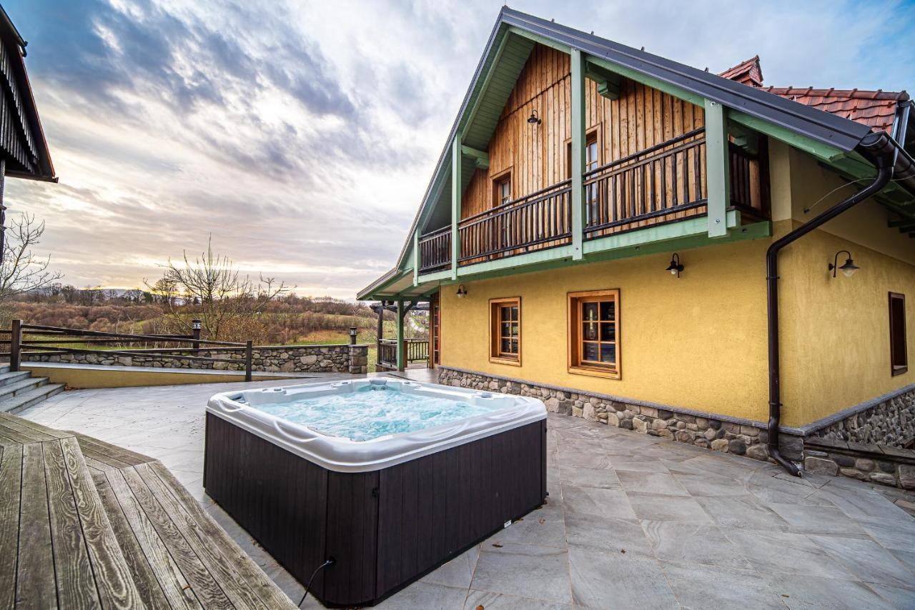 Villa Les With Hot Tub & Sauna Brežice Exterior foto